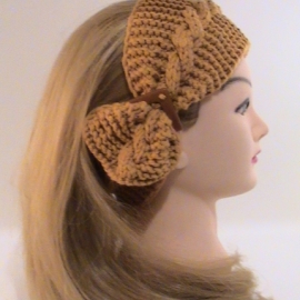Повязка на голову с украшением горчичного цвета