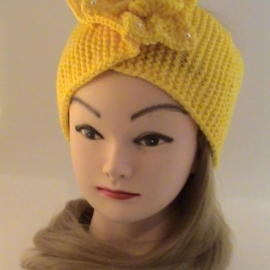 Повязка наголову желтая, вязаная