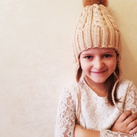Вязаная детская шапка