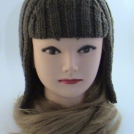 Шапка-паричок Каре коричневый, вязаный крупной вязкой
