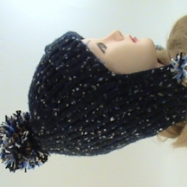 Шапка Зимняя ночь вязаная из шерстяной пряжи