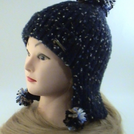 Шапка Зимняя ночь вязаная из шерстяной пряжи