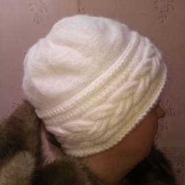 Женская шапка