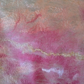 Шёлковый валяный палантин "Персико-розовый".