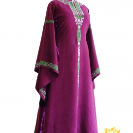 Средневековое льняное платье Пурпурная Лилия; Фэнтези; Вышитое